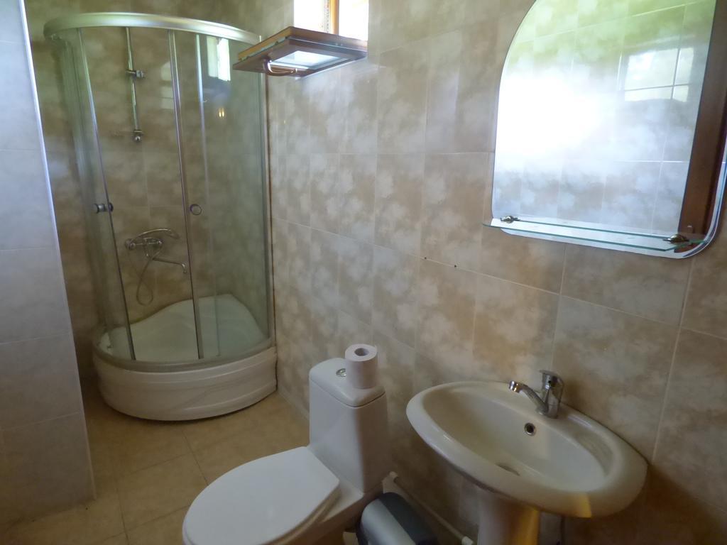 Hotel Hatsvali Mestia Habitación foto